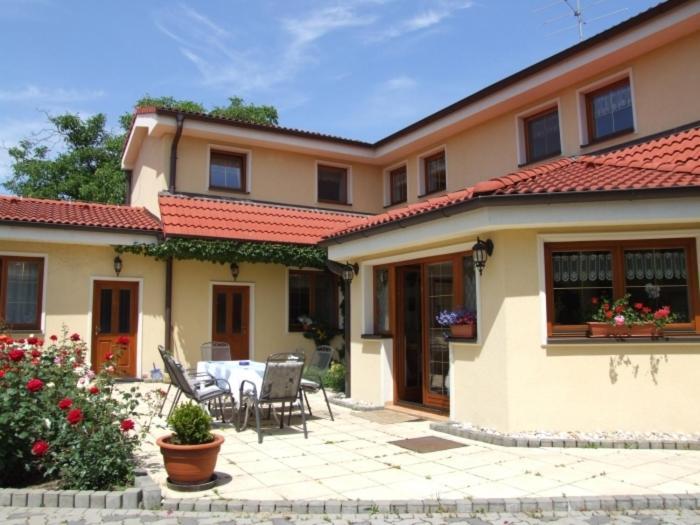 Penzion 77 - Garni Pezinok Buitenkant foto