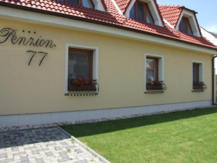 Penzion 77 - Garni Pezinok Buitenkant foto