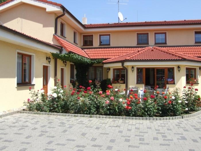 Penzion 77 - Garni Pezinok Buitenkant foto